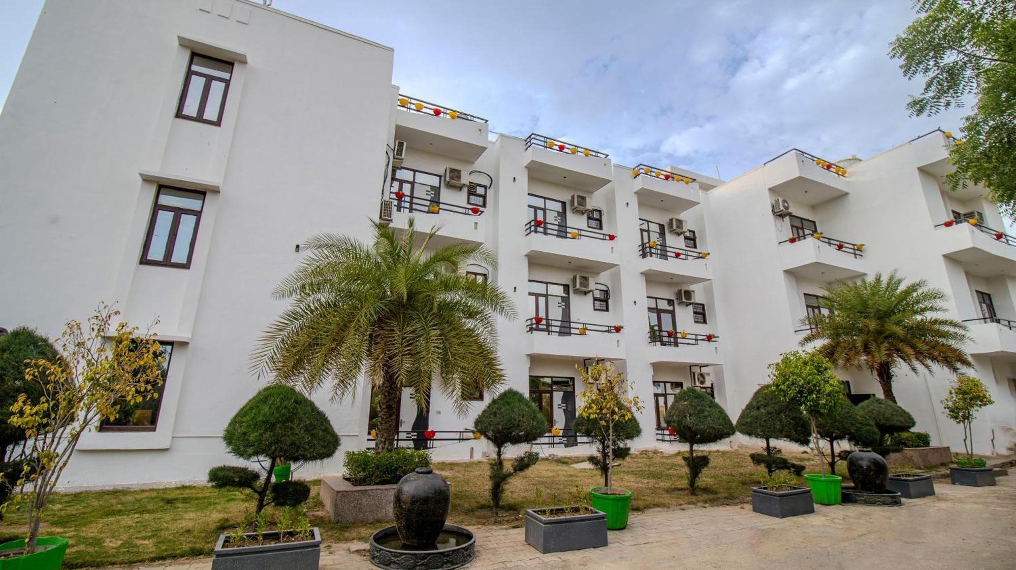 Elegance Resort Vrindāvan Dış mekan fotoğraf