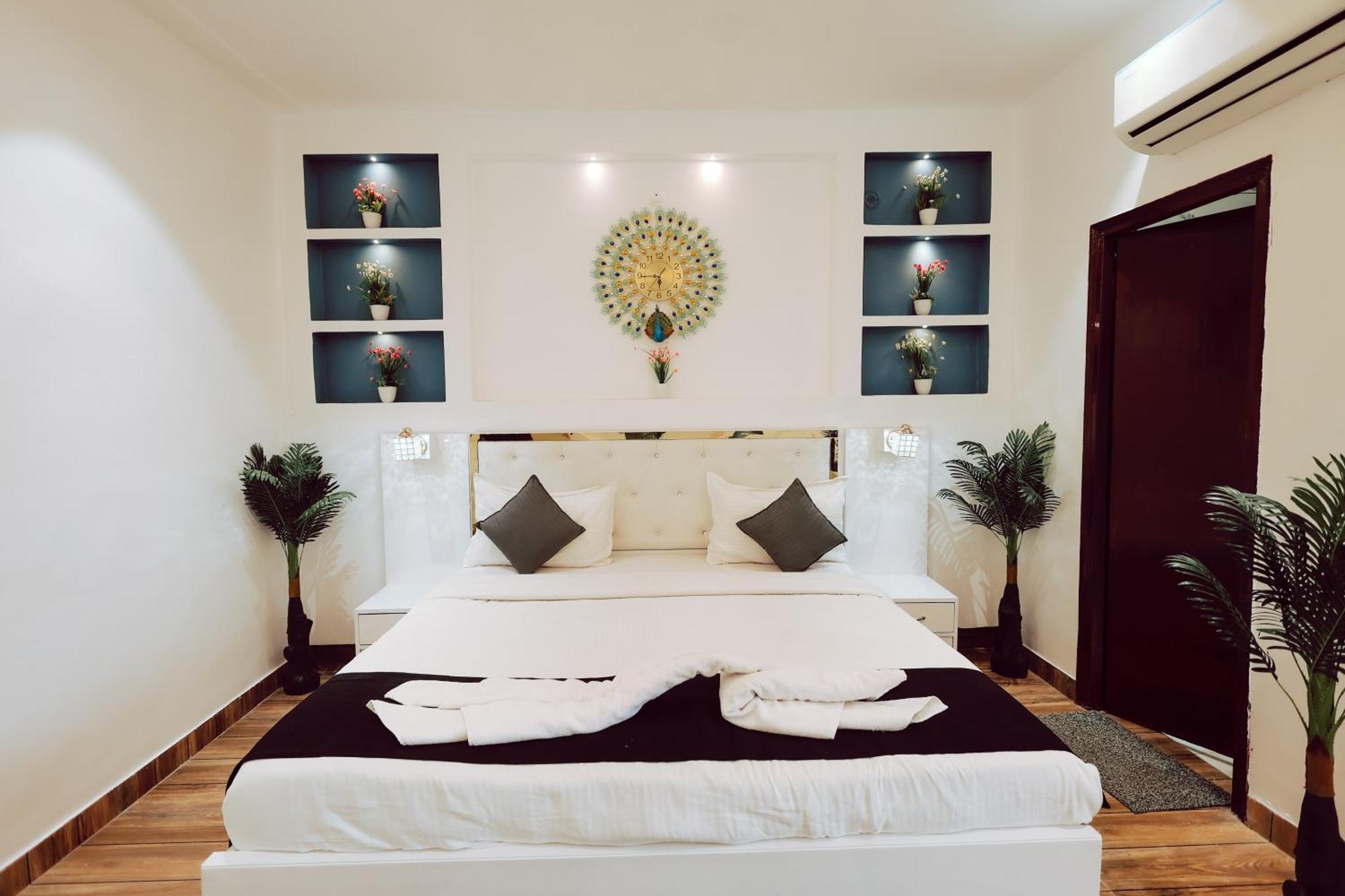 Elegance Resort Vrindāvan Dış mekan fotoğraf