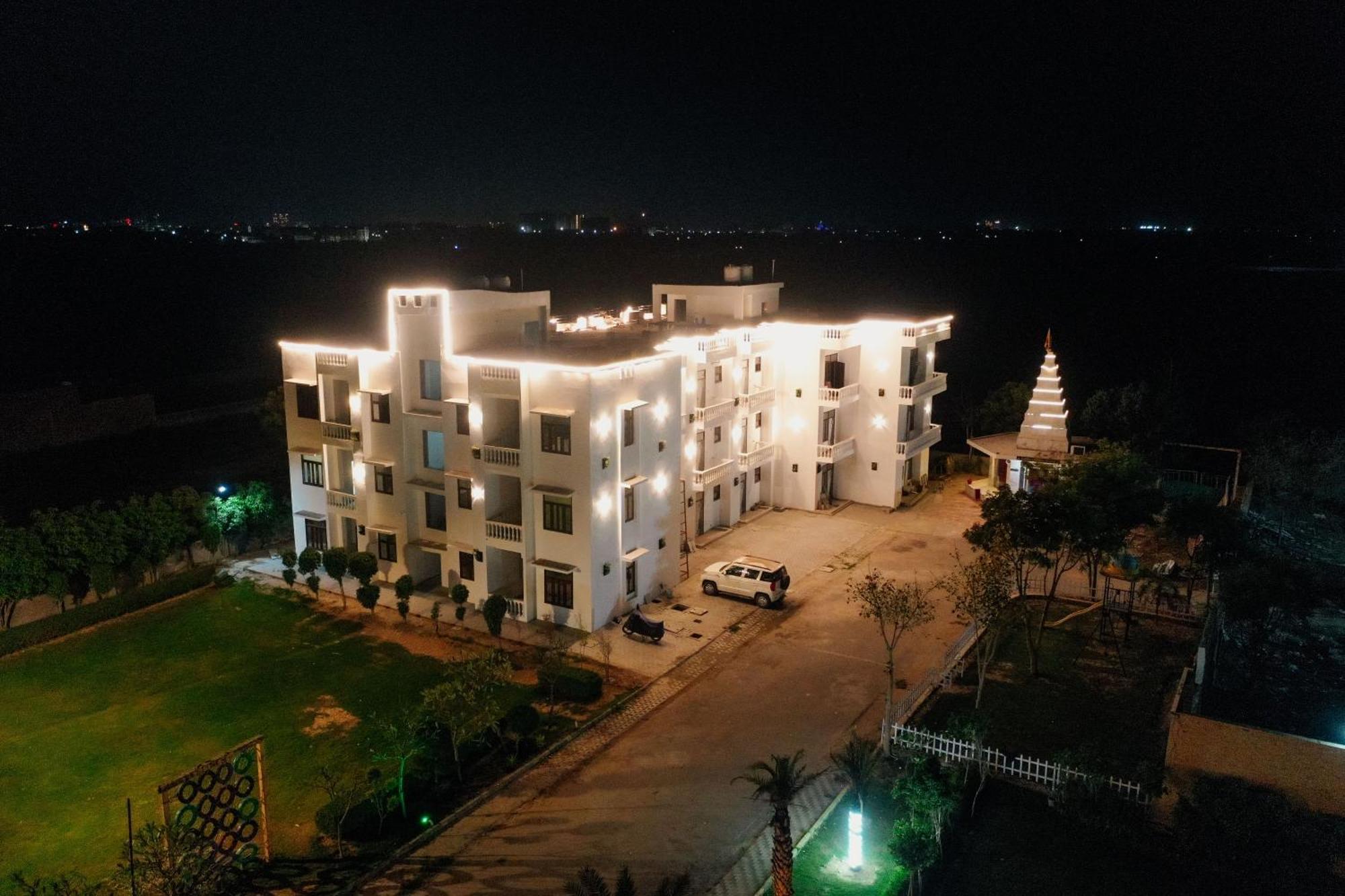 Elegance Resort Vrindāvan Dış mekan fotoğraf