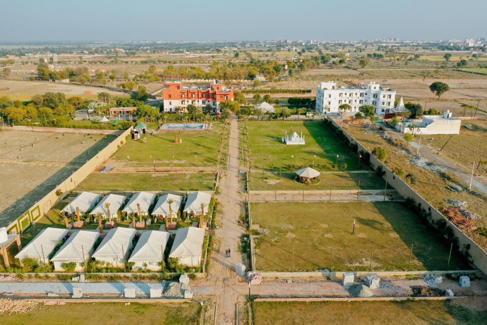 Elegance Resort Vrindāvan Dış mekan fotoğraf